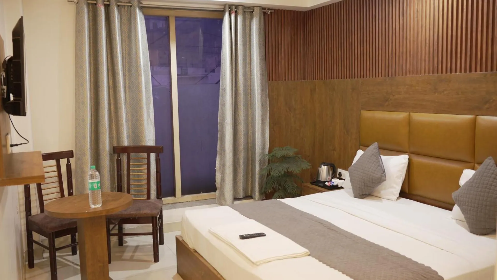 Hotel Air City Near Delhi Aiport New Delhi 4*,